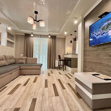 Apartpoltava Розкішна Студія З Кутовою Ванною, 1-Й Будинок Біля Корпусного Парку, Панорамний Балкон المظهر الخارجي الصورة