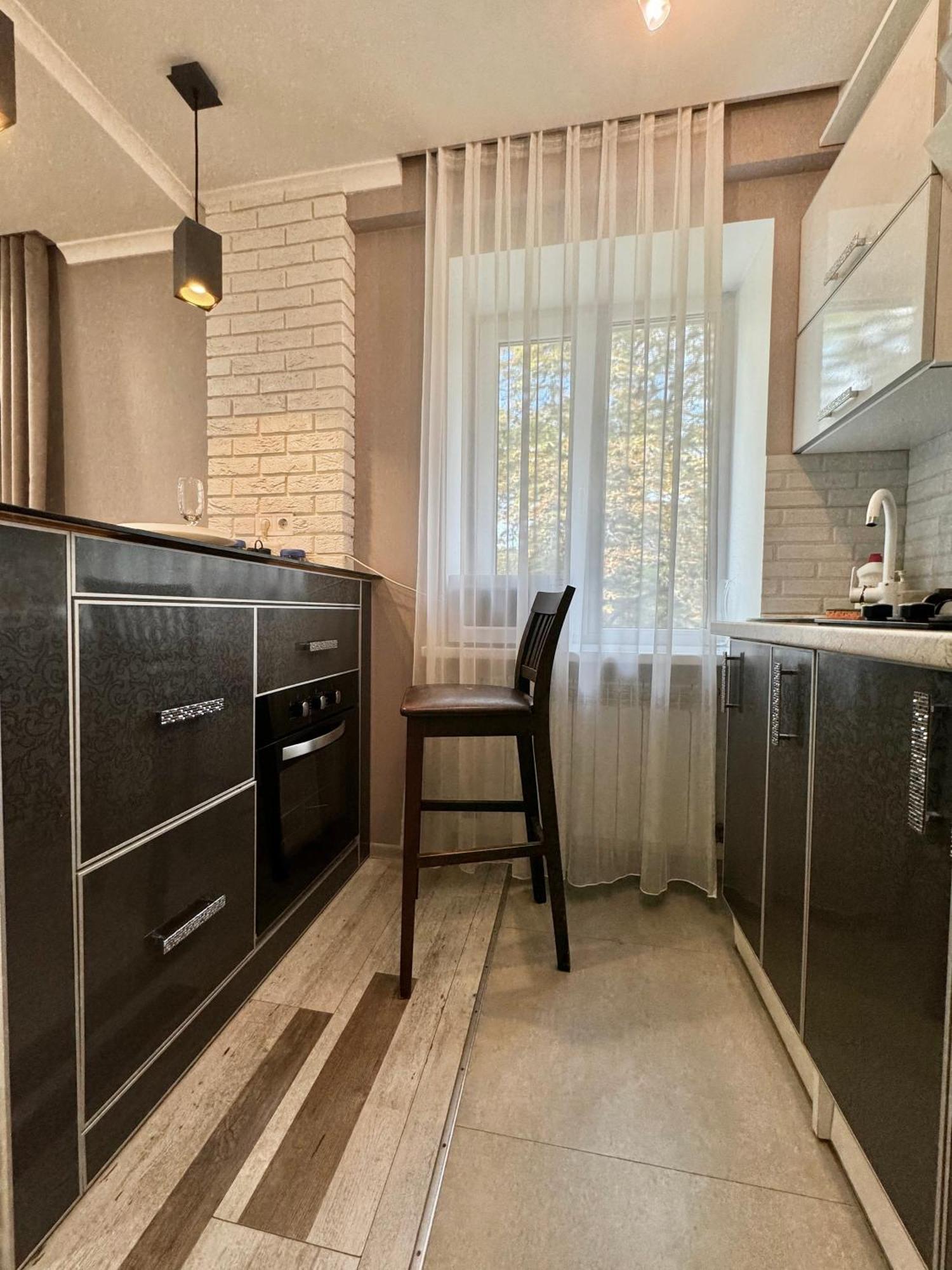 Apartpoltava Розкішна Студія З Кутовою Ванною, 1-Й Будинок Біля Корпусного Парку, Панорамний Балкон المظهر الخارجي الصورة