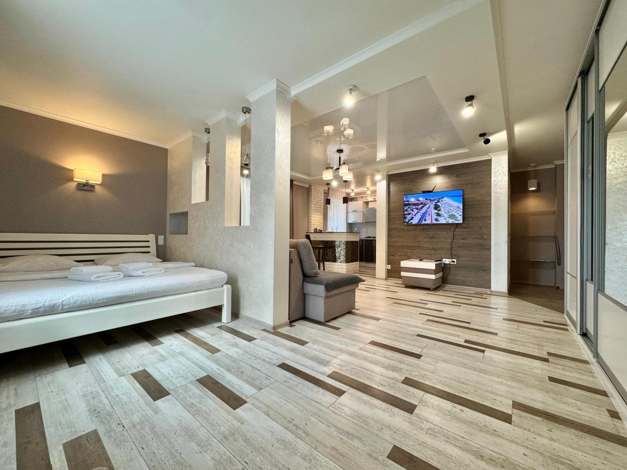 Apartpoltava Розкішна Студія З Кутовою Ванною, 1-Й Будинок Біля Корпусного Парку, Панорамний Балкон المظهر الخارجي الصورة